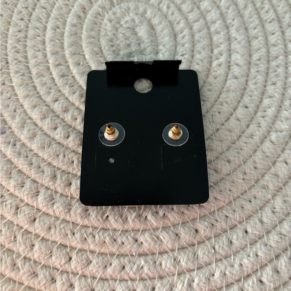 Elegant Gold and Rhinestone Earrings New! - Picture 7 of 7